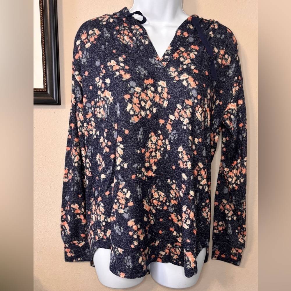 Floral Navy Women's Top - Picture 2 of 11